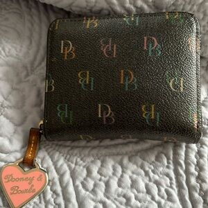 Dooney & Bourke wallet